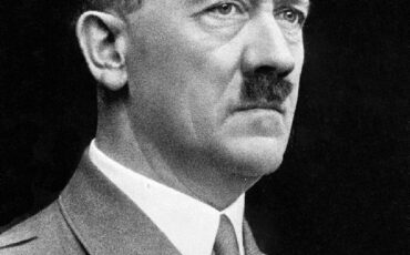 8 Frases Espeluznantes que Adolf Hitler grabó en la historia